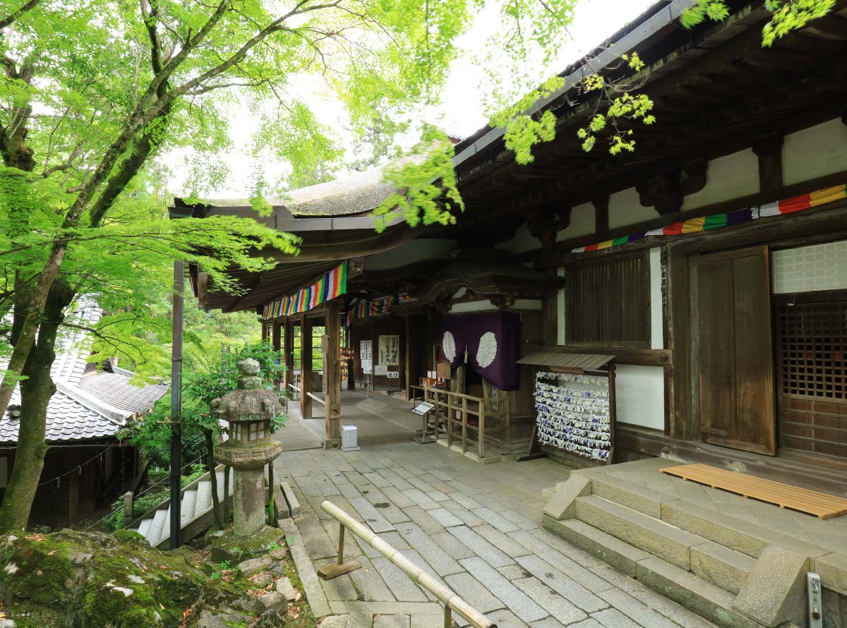 石山寺本堂