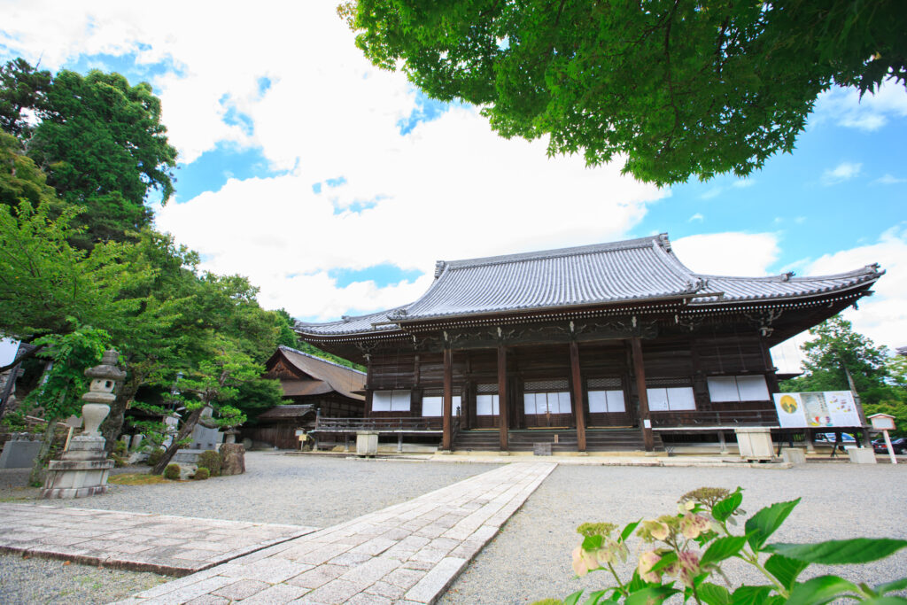 【参加募集中】明智光秀ゆかりの西教寺で精進料理と坐禅体験 びわ湖大津トラベルガイド