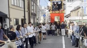 大津祭 曳き初めの様子